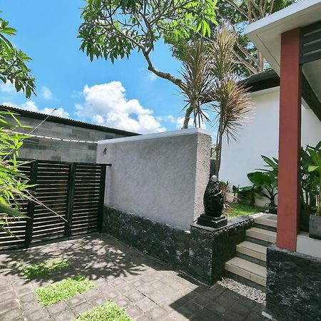 Maya Kori Villa Jimbaran Exteriör bild